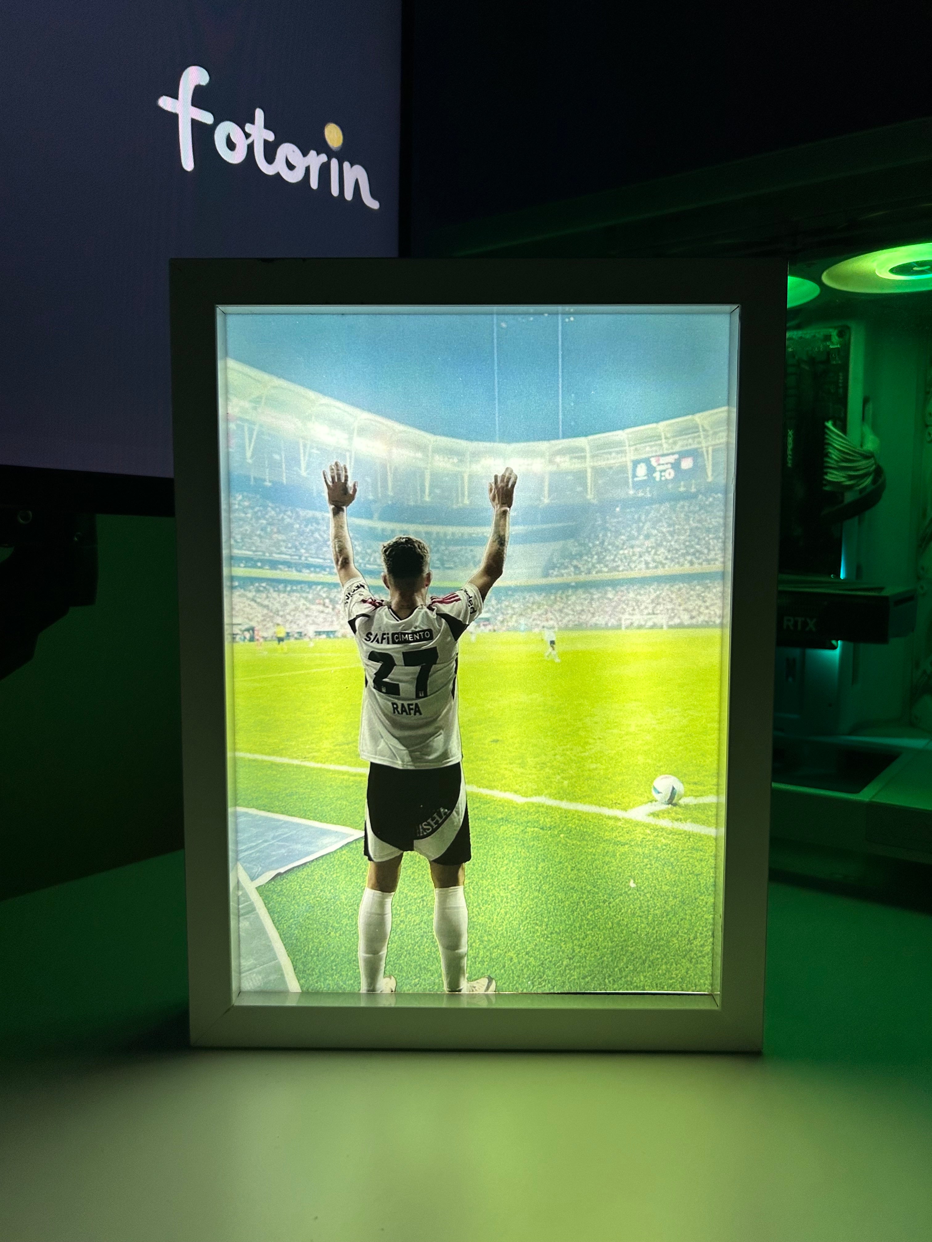 Premium LED Işıklı Tablo - Rafa Silva