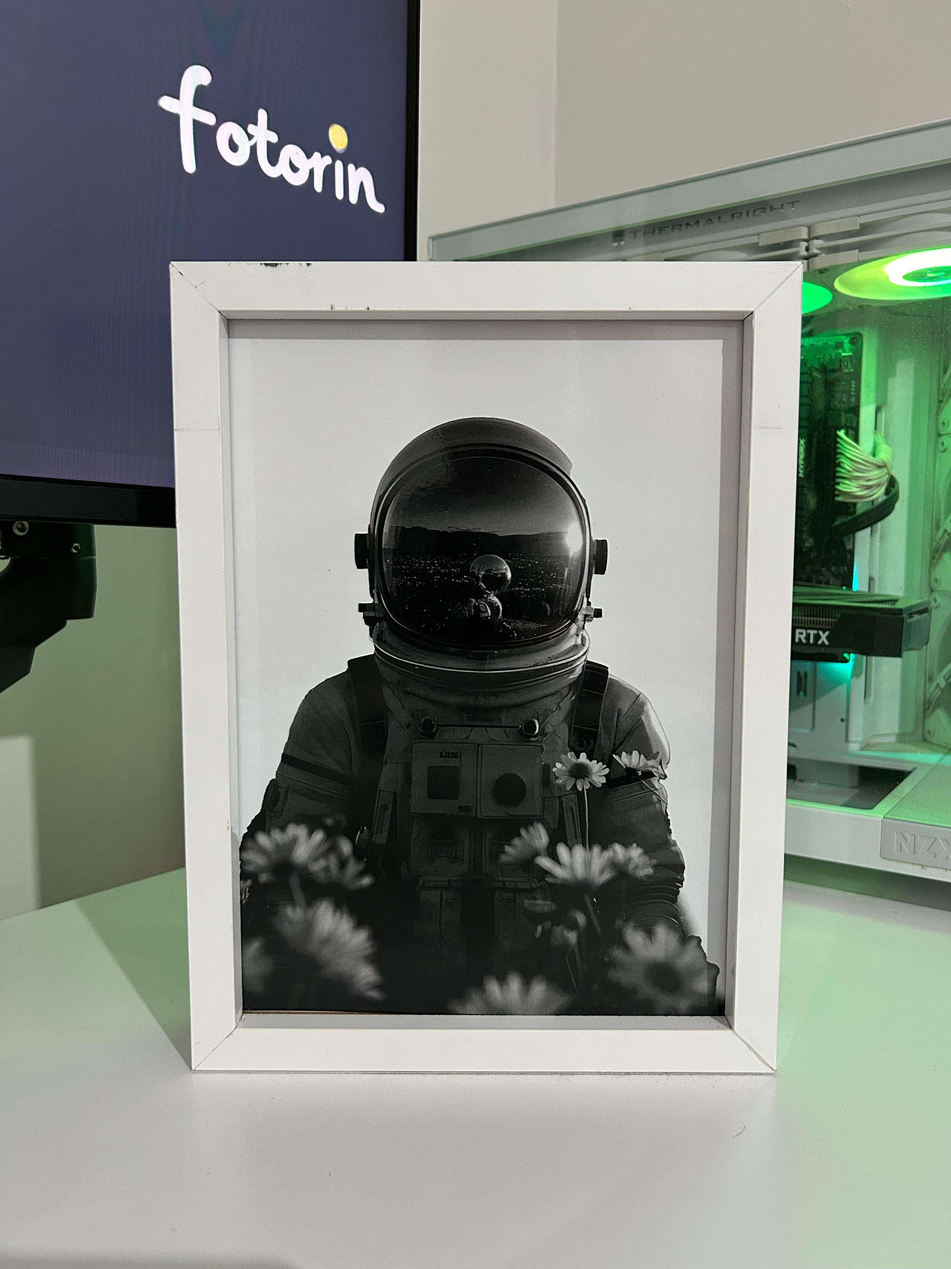 Premium LED Işıklı Tablo - Astronot 3