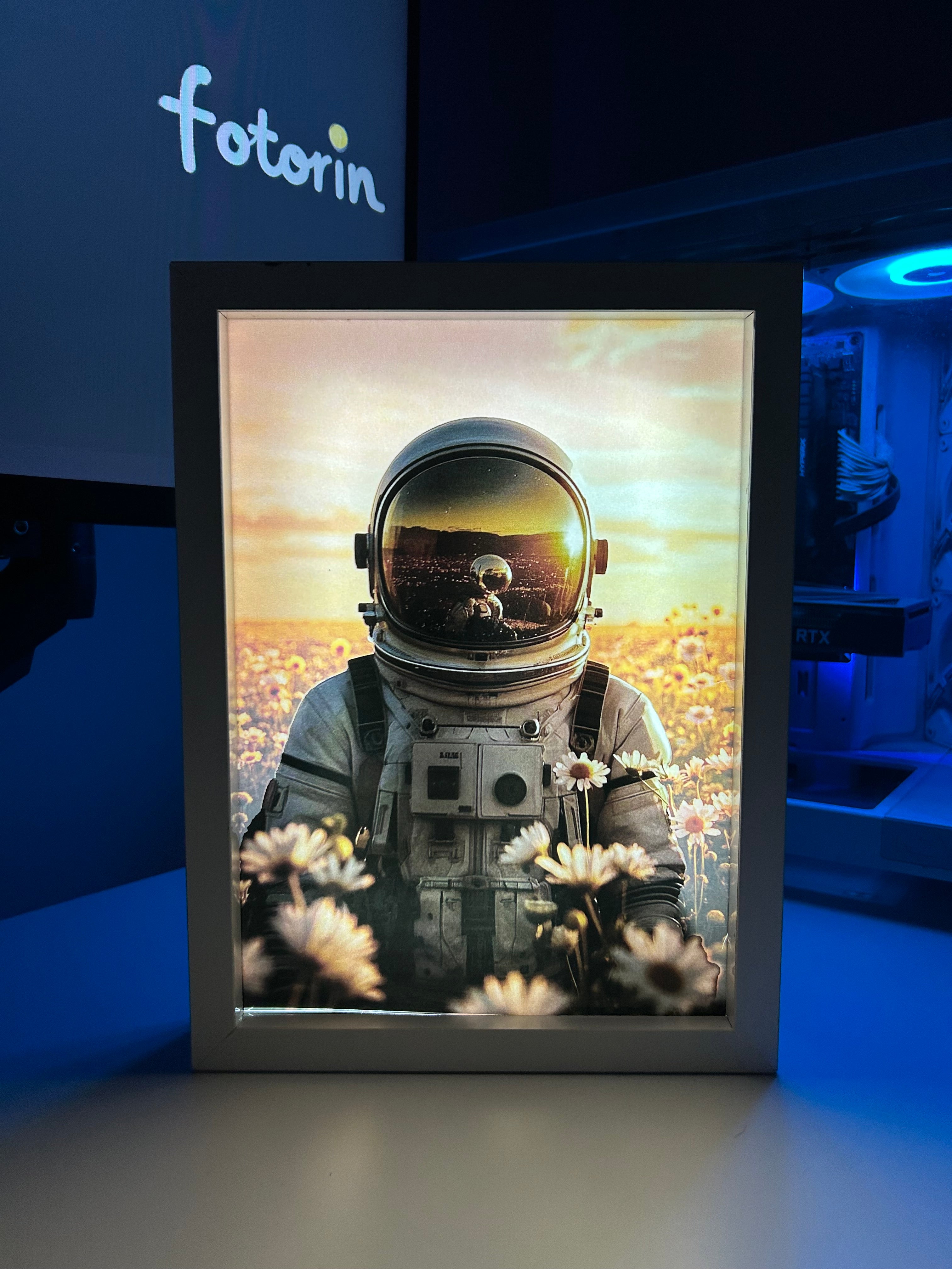Premium LED Işıklı Tablo - Astronot 3