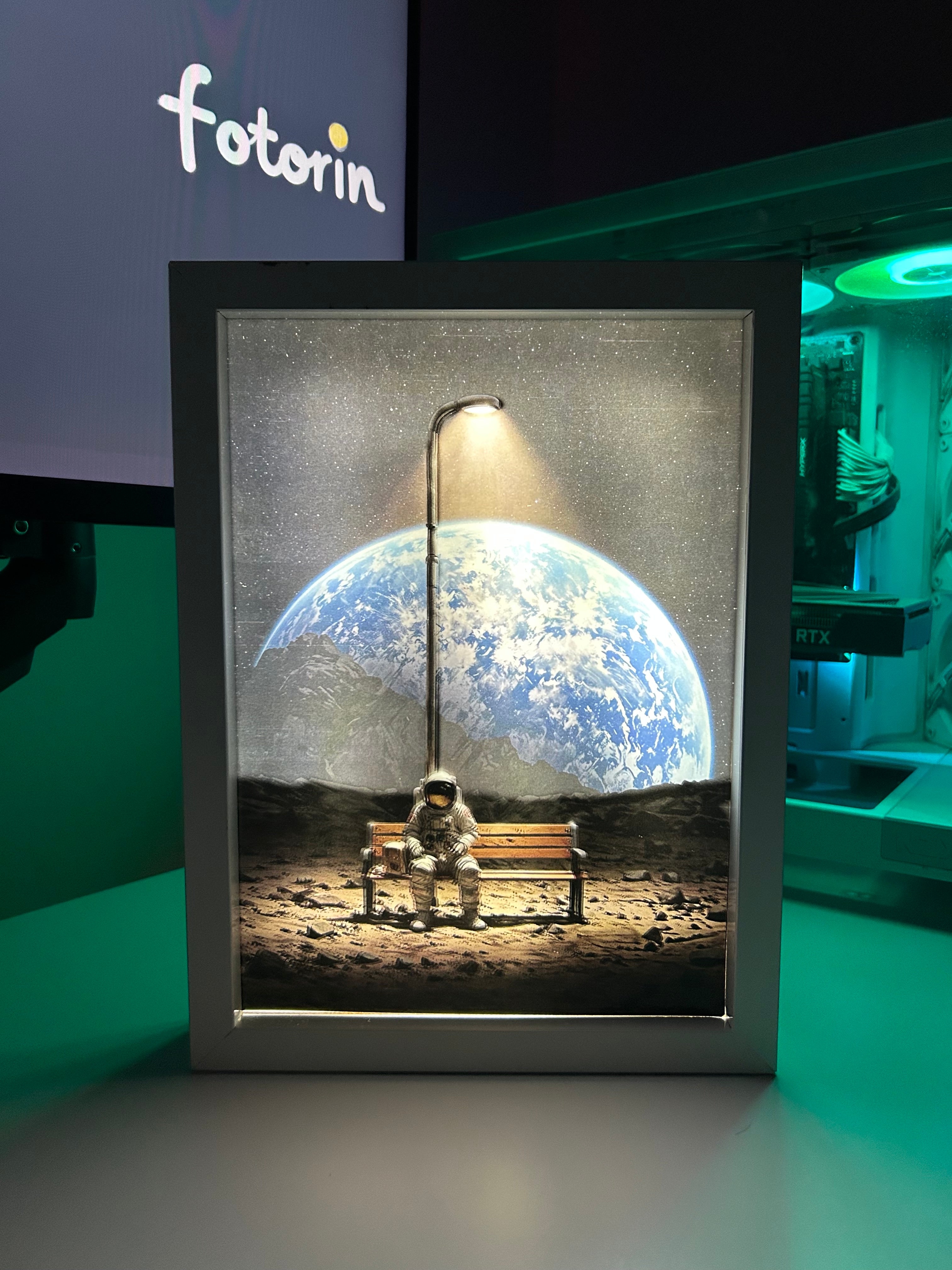 Premium LED Işıklı Tablo - Astronot 4