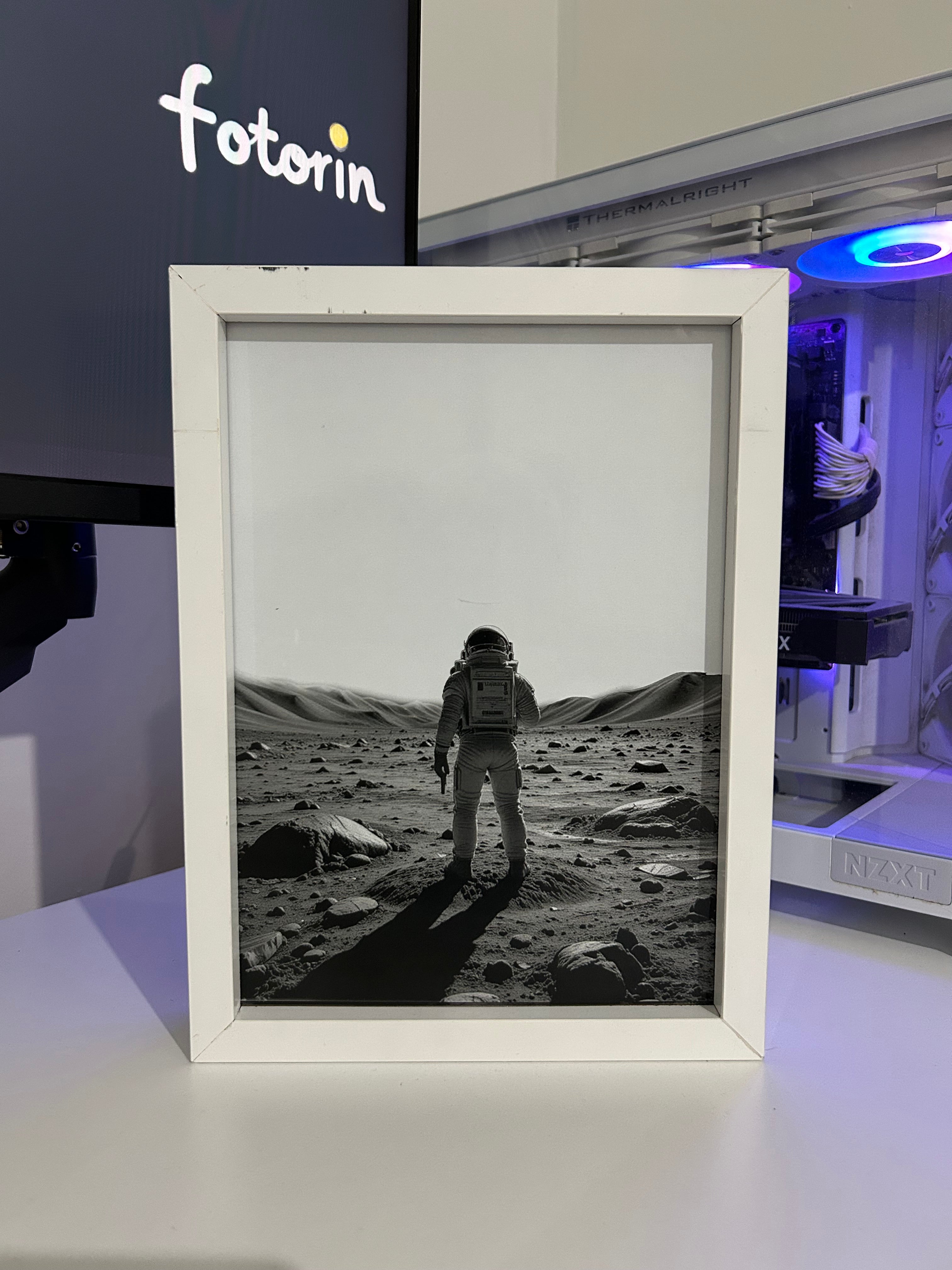 Premium LED Işıklı Tablo - Astronot 5